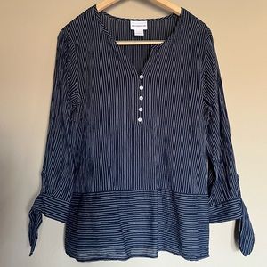 Liz Claiborne Navy Pinstripe Cotton Top Medium